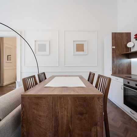 Stylish Apartment In The City Center Budapest Eksteriør bilde