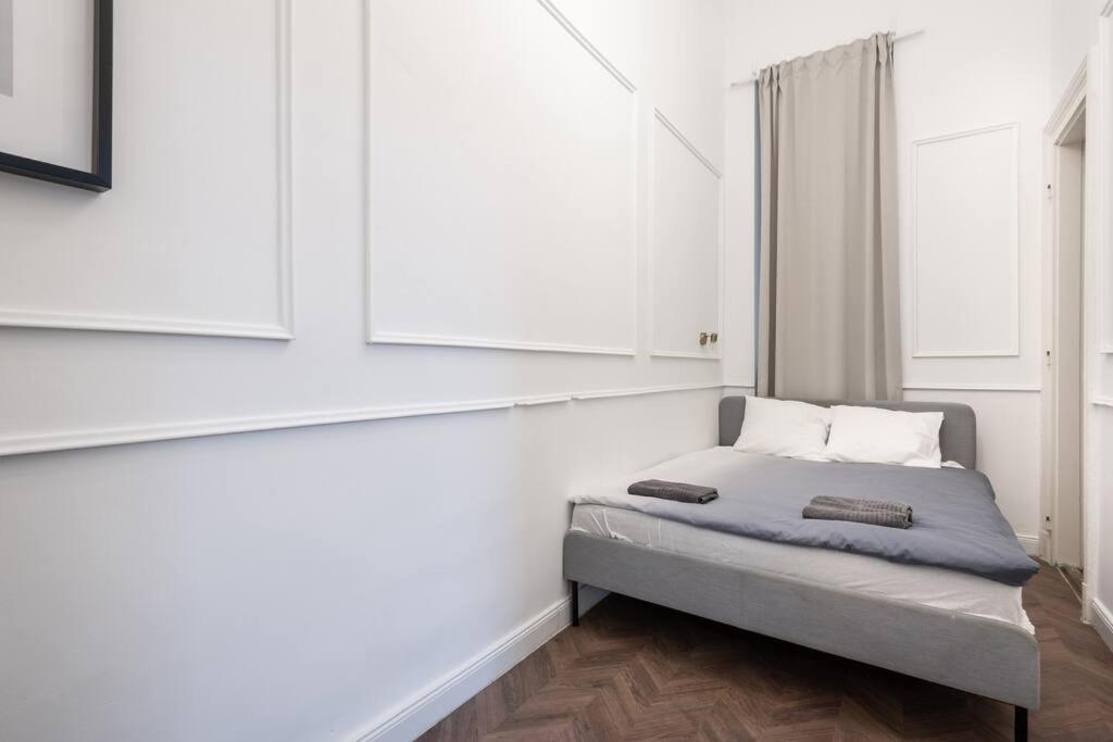 Stylish Apartment In The City Center Budapest Eksteriør bilde