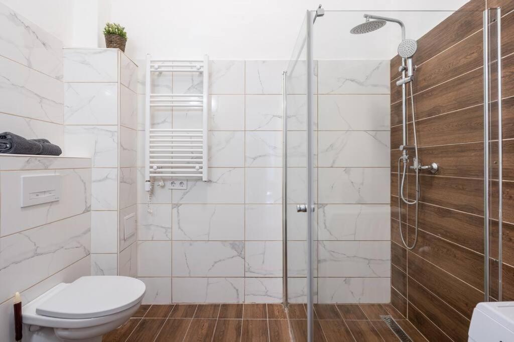 Stylish Apartment In The City Center Budapest Eksteriør bilde